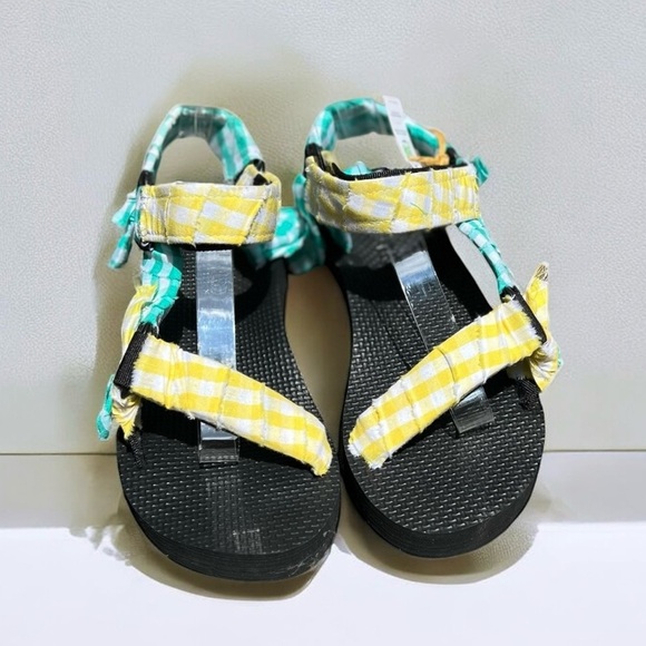🌻NEW ARIZONA LOVE Trekky Yellow Mint Sandals Size 37 $188 Retail - Picture 4 of 9
